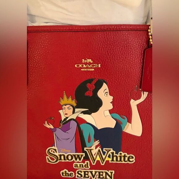 DISNEY X COACH CITY TOTE BAG EVIL QUEEN MOTIF SNOW WHITE AND THE SEVEN DWARFS - Picture 10 of 14